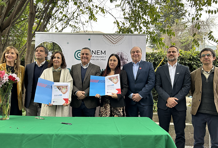 Buscan avanzar en la gestión de plásticos compostables con nuevo Acuerdo de Producción Limpia