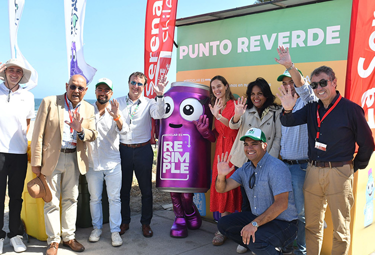 Campaña impulsa el reciclaje en principales playas de Viña del Mar, Coquimbo y La Serena